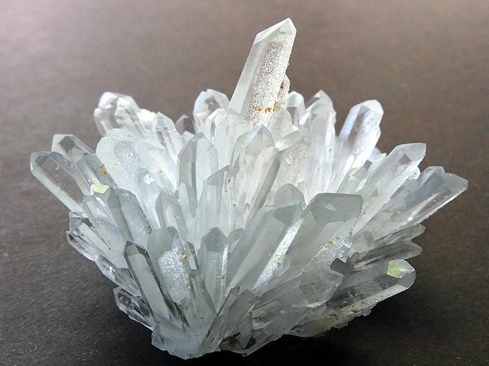 ブルガリア産水晶クラスター｜Crysterra