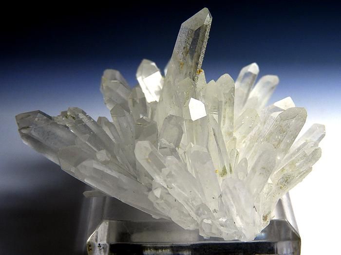 ブルガリア産水晶クラスター｜Crysterra