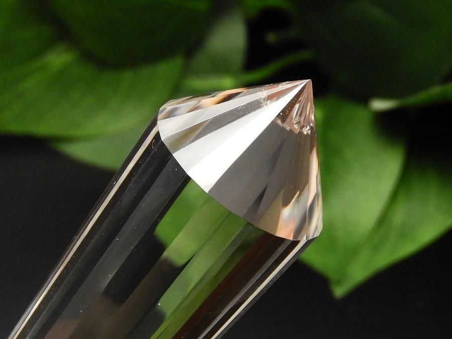 ❤️レア　❤️鷹*剣　逸品 彫り物　透明度良く　水晶　クラスター 柱 ❤️レア ❤️鷹*剣 逸品 彫り物 透明度良く 水晶 クラスター 柱