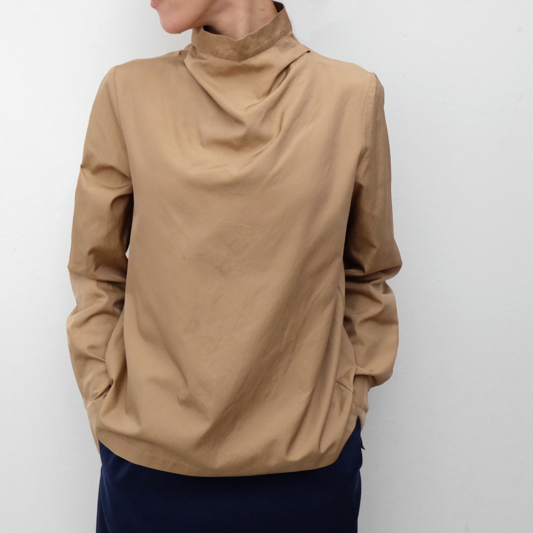 humoresque Silk Highneck Rough Blouse 黒い JS2203 定価49500円 ブラウス シャツ ピンクベージュ  レディース ユーモレスク【