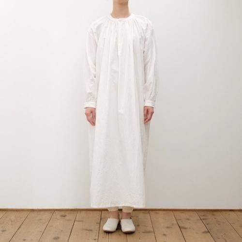 お手軽価格で贈りやすい YAECA - くるみの木 トップス