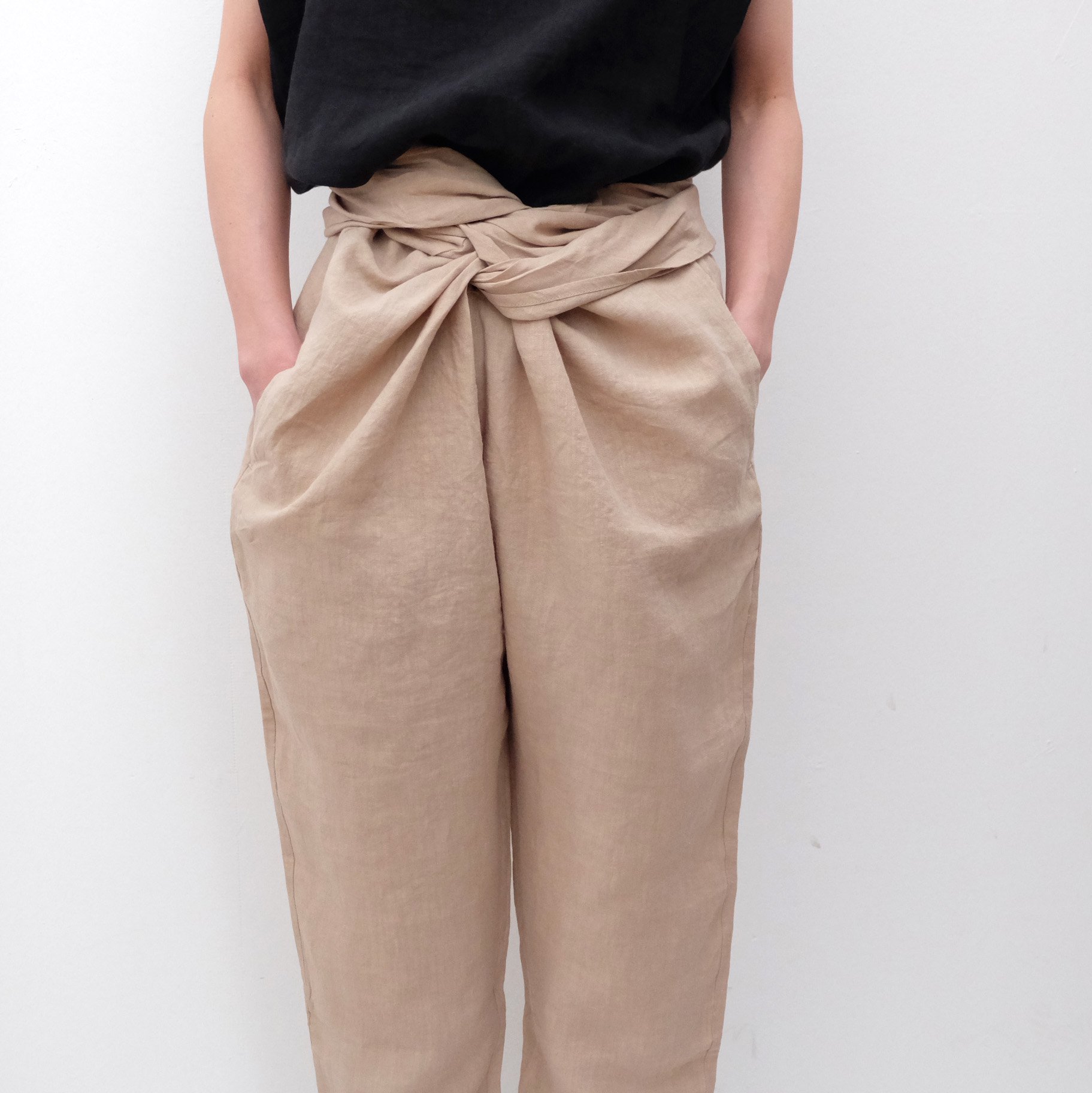 COSMIC WONDER / High count linen slim wrapped pants 【17CW11117】 - くるみの木