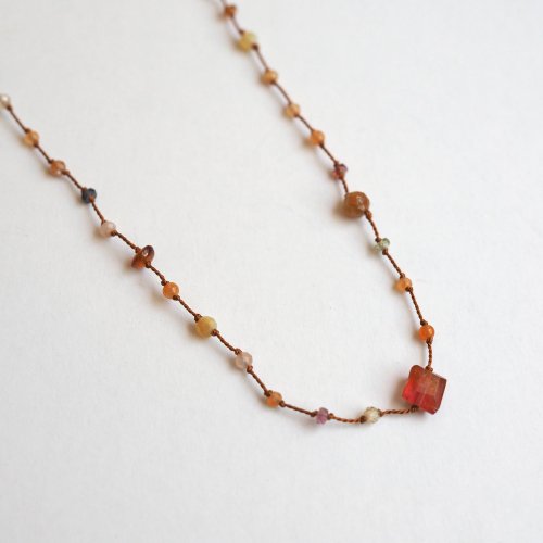 mikia / multi stone necklace (brown)