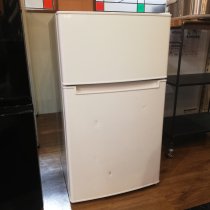 ◇アマダナ 2ドア冷凍冷蔵庫 85L AT-RF85B 2019年製 - 家具インテリア 