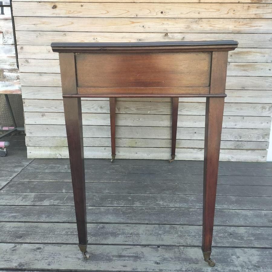 M♦希少英国アンティーク レザートップ ライティングキャスター付き M♢希少英国アンティーク レザートップ ライティングキャスター付き M