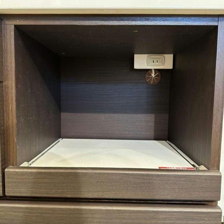 iΦ【極美品】 NITORI ニトリ 3枚扉 キッチンボード 食器棚 幅90㎝ iΦ【極美品】 NITORI ニトリ 3枚扉 キッチンボード 食器棚 幅90㎝