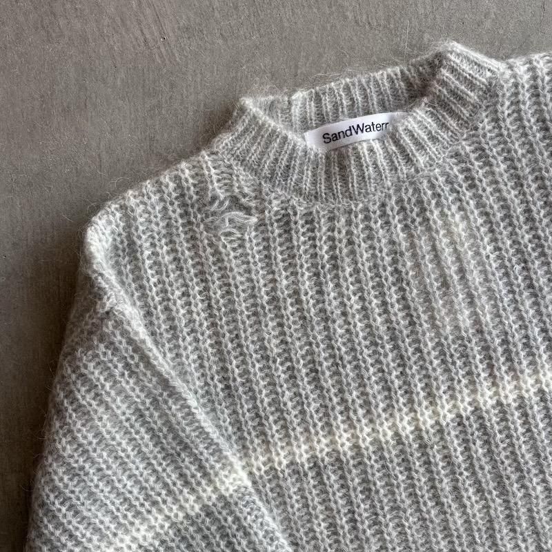 SandWaterr / RESEARCHED BORDER SWEATER / MOHAIR MIX YARN