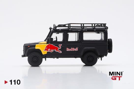 MINI GT 1/64 ランドローバーディフェンダー Red Bull LUKA (左