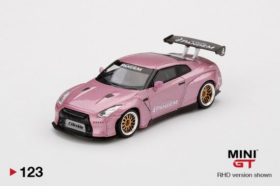 MINI GT 1/64 Pandem Nissan GT-R R35 GT Wing Passion Pink- ミニカー 