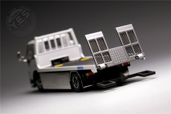 MINI GT 1/64 ISUZU ELF Custom Tow Truck Pearl White - ミニカー専門