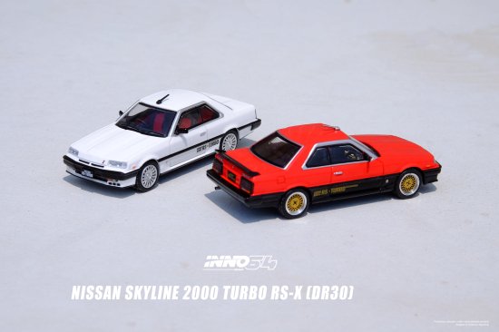 INNO 1/64 NISSAN SKYLINE 2000 TURBO RS-X (R30) レッド 日産