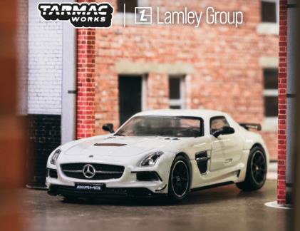 TARMAC WORKS 1/64 Mercedes-Benz SLS AMG Coupe Black Series White 