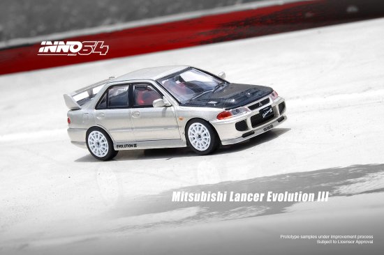 INNO 1/64 MITSUBISHI LANCER EVOLUTION III With Carbon Bonnet