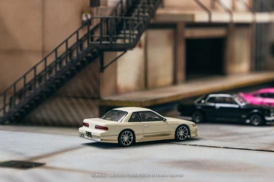 Tarmac Works 1/64 VERTEX Nissan Silvia S13 White / Gold Tarmac Works 1/64 VERTEX Nissan Silvia S13 White / Gold