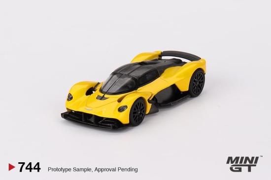 MINI GT アストンマーチン・ヴァルキリー チェイスカー Amazon.com: TrueScale Miniatures MINI GT 1/64 Aston Martin