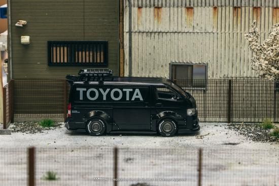Tarmac Works 1/64 Toyota Hiace Widebody トヨタ ハイエース