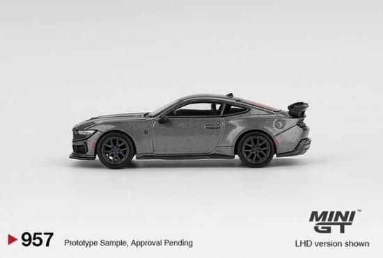 MINI GT 1/64 フォード マスタング ダークホース 2024 カーボ