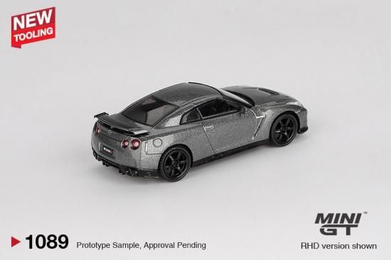 MINI GT 1/64 日産 GT-R 2013 Dark Metal Gray (NISMO R35 CRS