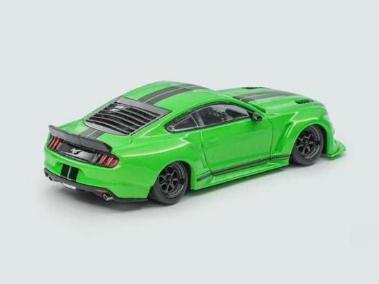【マスタング】ミニカー　模型 Liberty 1/64 フォード マスタング Mustang Clinched widebody