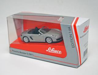 <img class='new_mark_img1' src='https://img.shop-pro.jp/img/new/icons1.gif' style='border:none;display:inline;margin:0px;padding:0px;width:auto;' />schuco 1/64 PORSCHE BOXSTER S 981 silver metallic