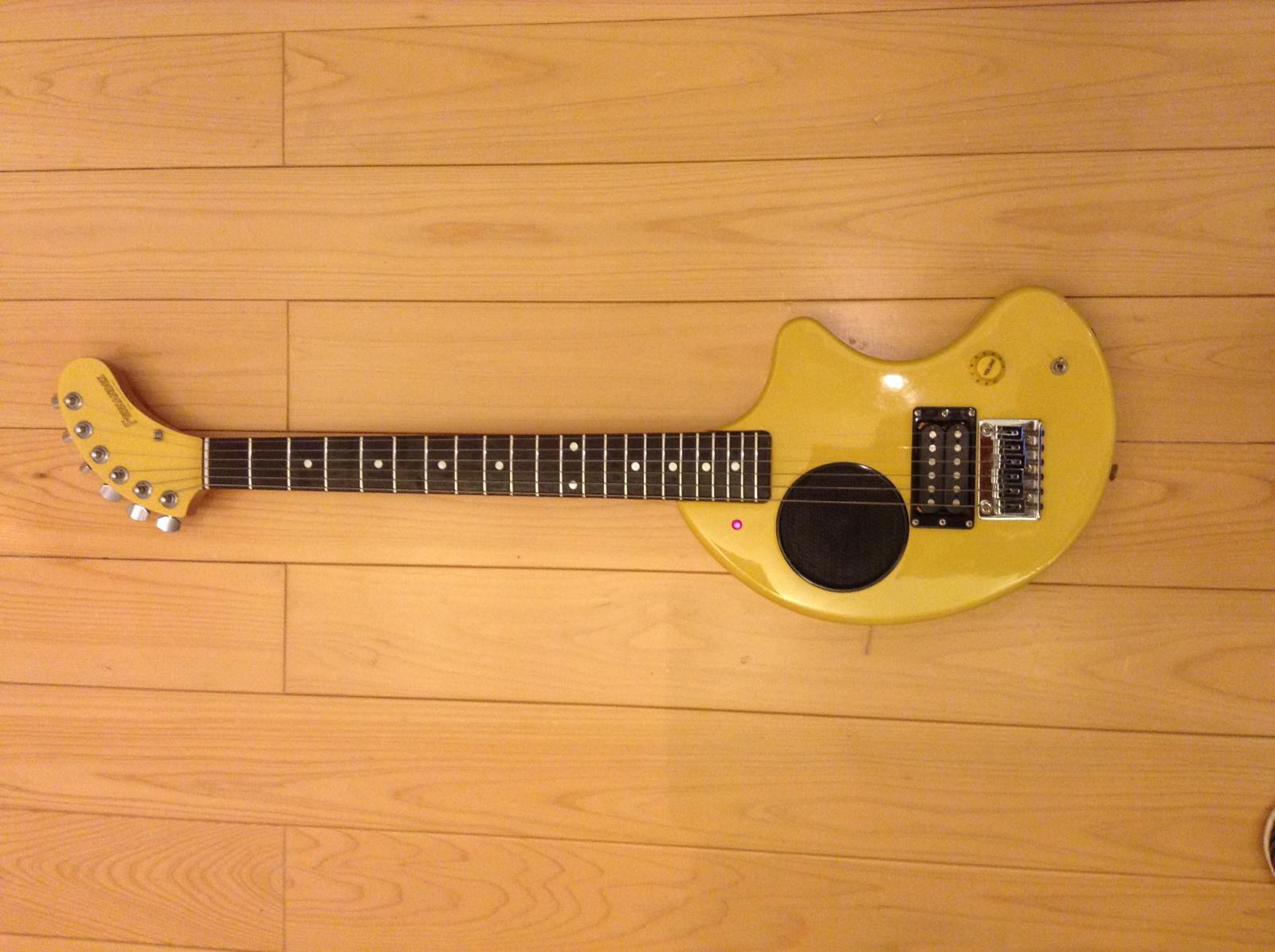 ZO-3 黄色 アンプ内蔵ギター 弦新調済 フェルナンデス FERNANDES 