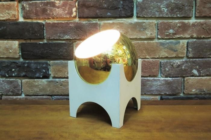 1960 S ヴィンテージ スペースエイジ デザイン ゴールド テーブルランプ アンティーク ビンテージのインテリア家具や雑貨 店舗什器の通販ならwant Antique Life Store 1960 S ヴィンテージ スペースエイジ デザイン ゴールド テーブルランプ アンティーク ビンテージのインテリア家具や雑貨 店舗什器の通販ならwant Antique Life Store