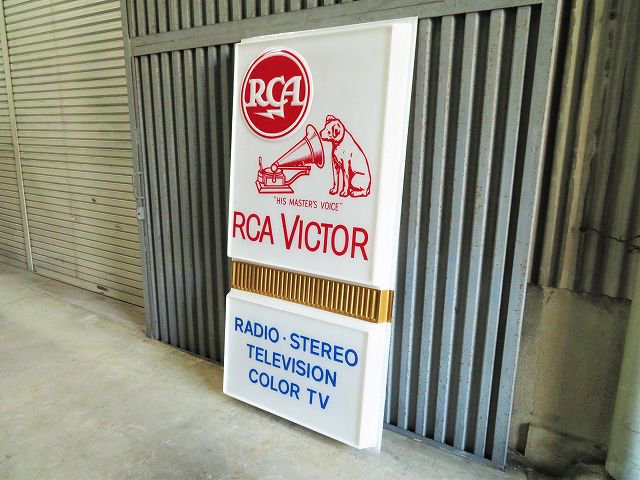 ヴィンテージ RCA Victor 特大 アドバタイジング サイン/看板 - アンティーク、ビンテージのインテリア家具や雑貨、店舗什器の通販ならWANT  ANTIQUE LIFE STORE