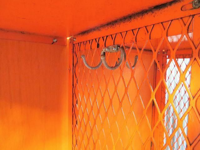 1950-60's ヴィンテ―ジ オレンジ メッシュロッカー ① - アンティーク