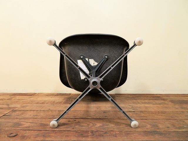 イームズ　アームシェルチェア　コントラクトベース antique & Vintage furniture at's(アッツ)□ / イームズ アーム