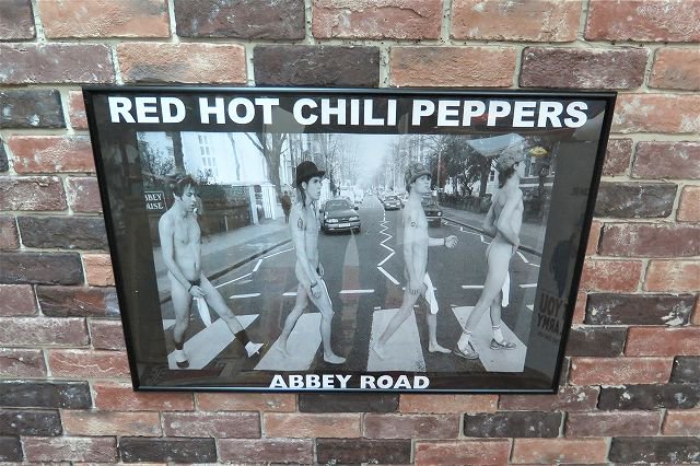 Red Hot Chili Peppers ABBEY ROAD 額入りポスター - アンティーク