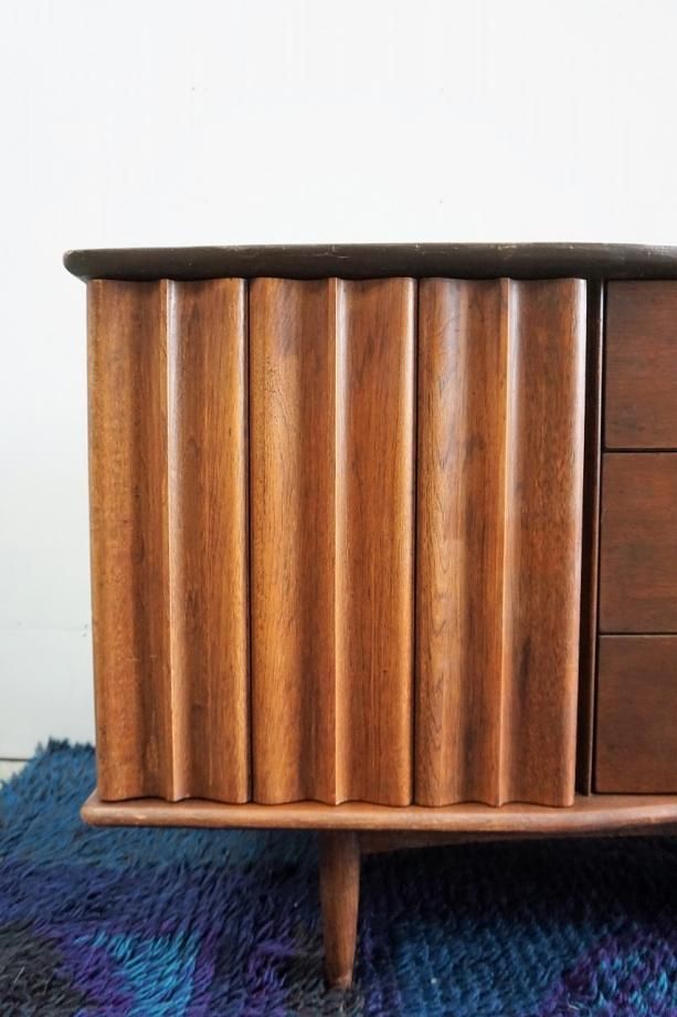 ユナイテッド社製ビンテージサイドボード