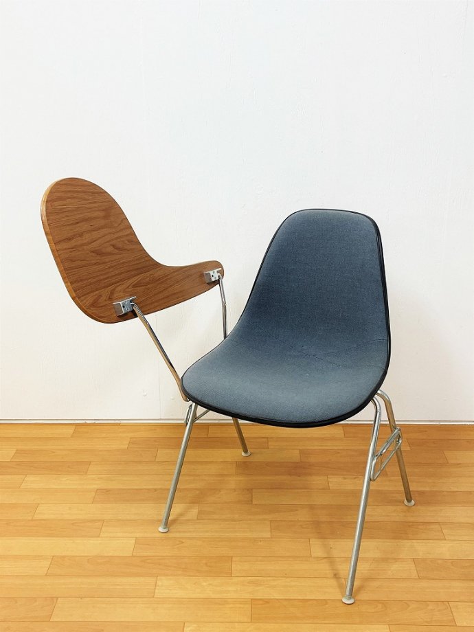 1990's Herman Miller イームズ スタッキングベース サイドシェルチェア(テーブルはオプション販売) -  アンティーク、ビンテージのインテリア家具や雑貨、店舗什器の通販ならWANT ANTIQUE LIFE STORE