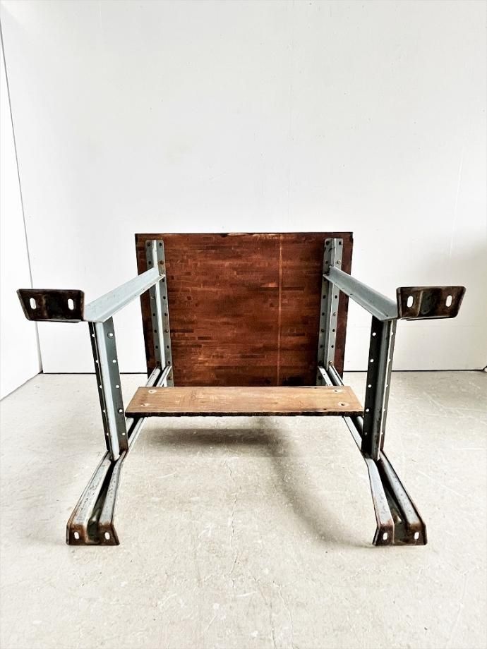 ◆ヴィンテージ◆ テーブルの鉄脚　インダストリアル　工業系　レトロモダン フレンチヴィンテージ家具 鉄脚テーブル.SINGER