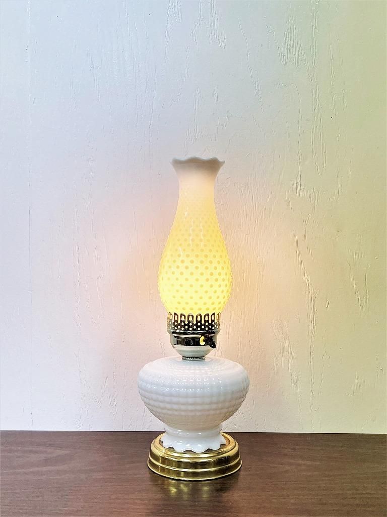 アンティーク　ホブネイル ホワイトガラス テーブルランプ antique & Vintage furniture at's(アッツ)□ / ホブネイル