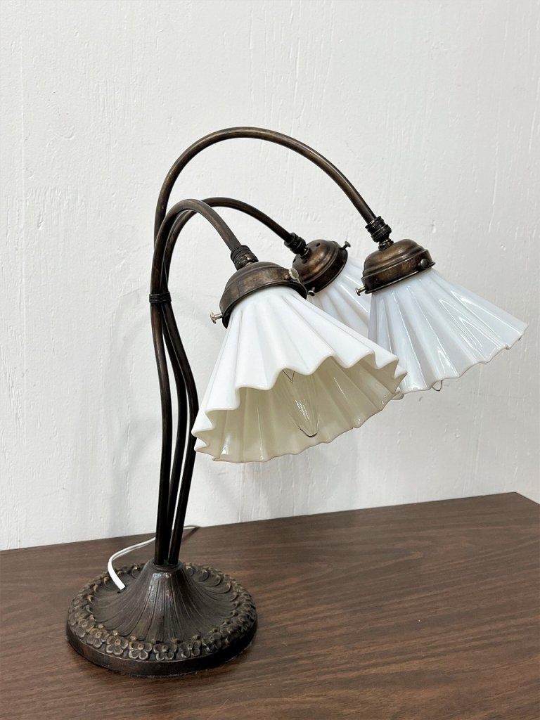 1910's アンティーク 3灯 ミルクガラス テーブルランプ - アンティーク 