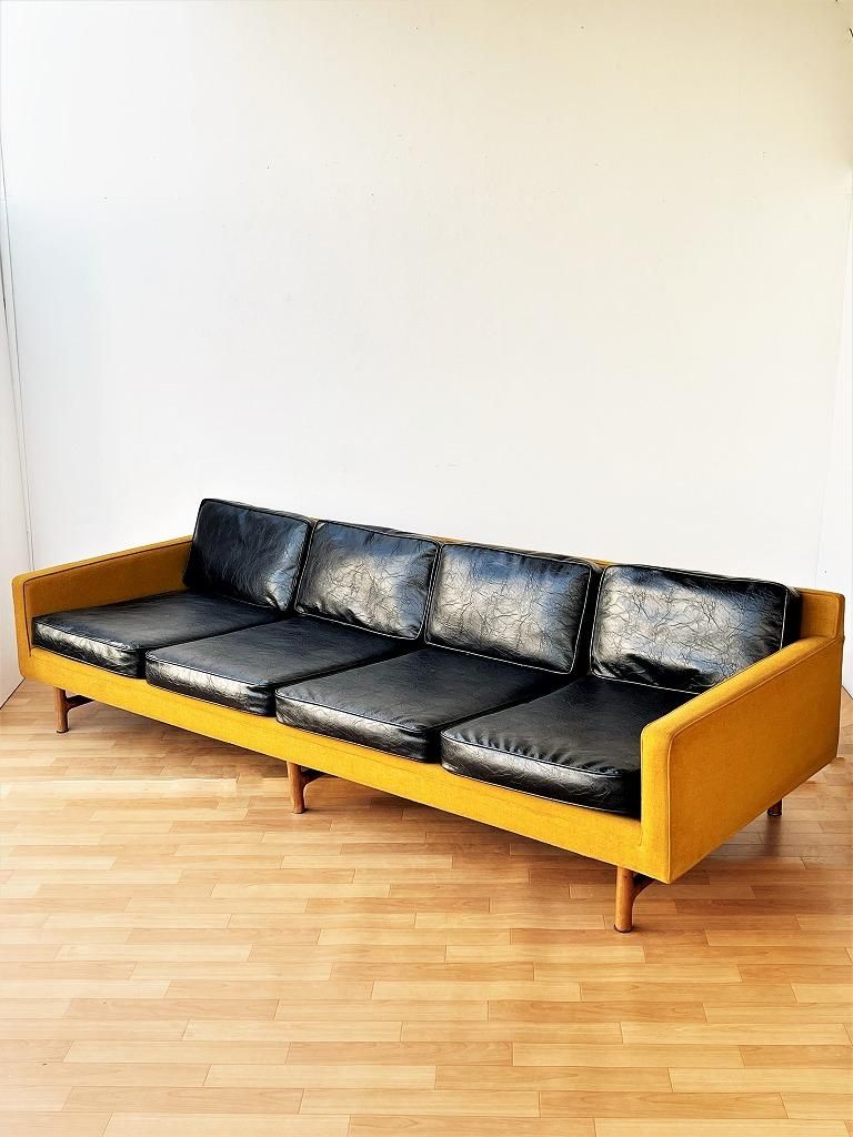 1960's ヴィンテージ 4シーター ファブリックソファ