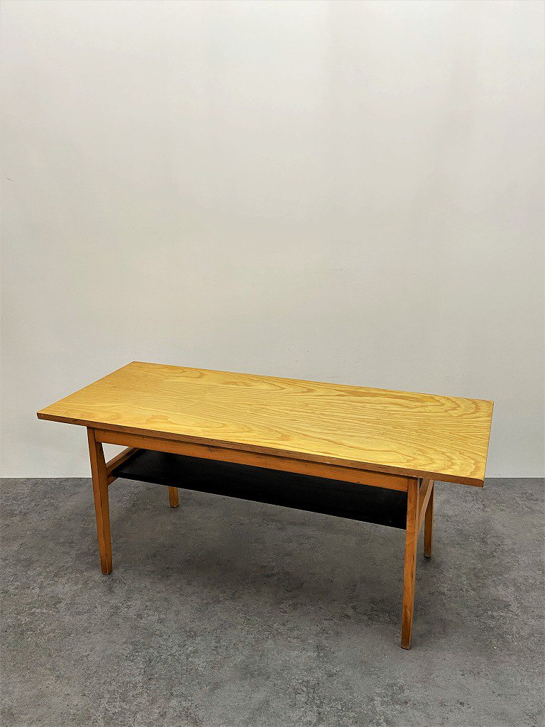1970’s ハンガリー製 ヴィンテージ ウッド ローテーブル