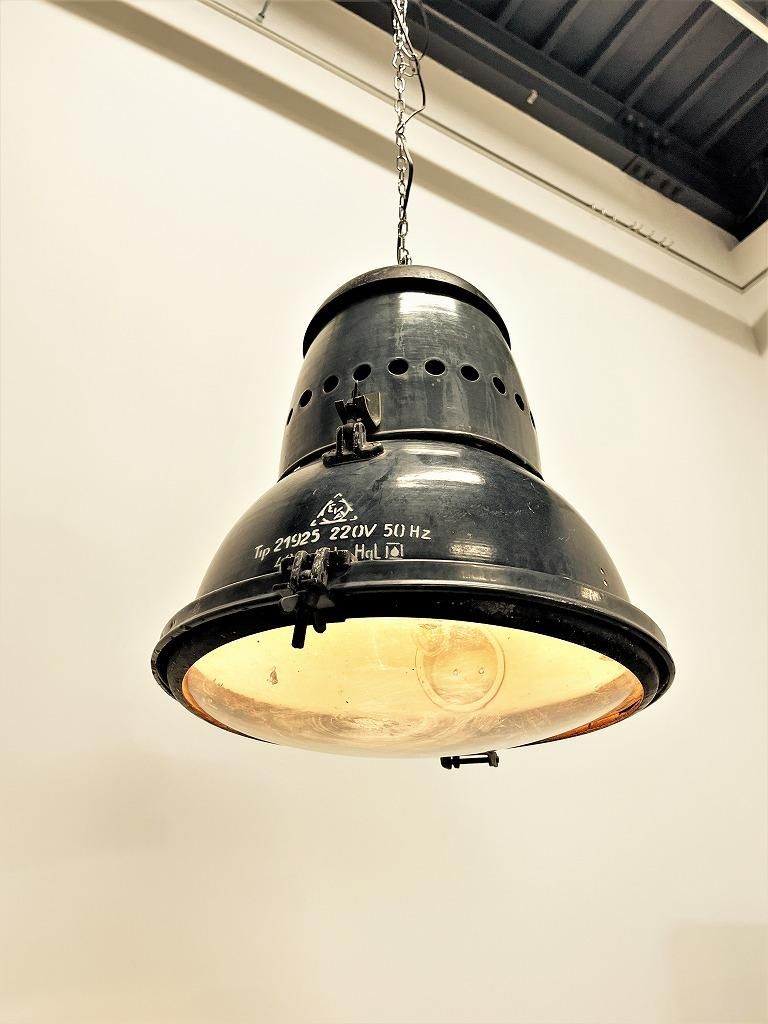 ヴィンテージ インダストリアル ガラスシェード ペンダント