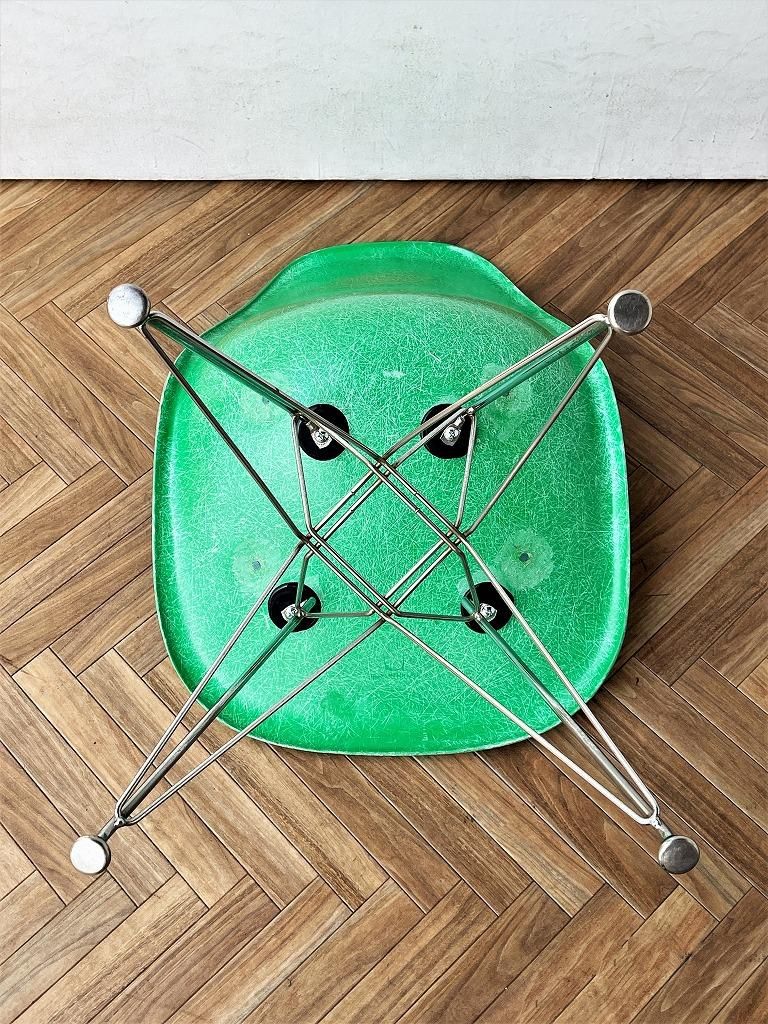 Herman Miller社製 イームズ エッフェルベース サイドシェルチェア