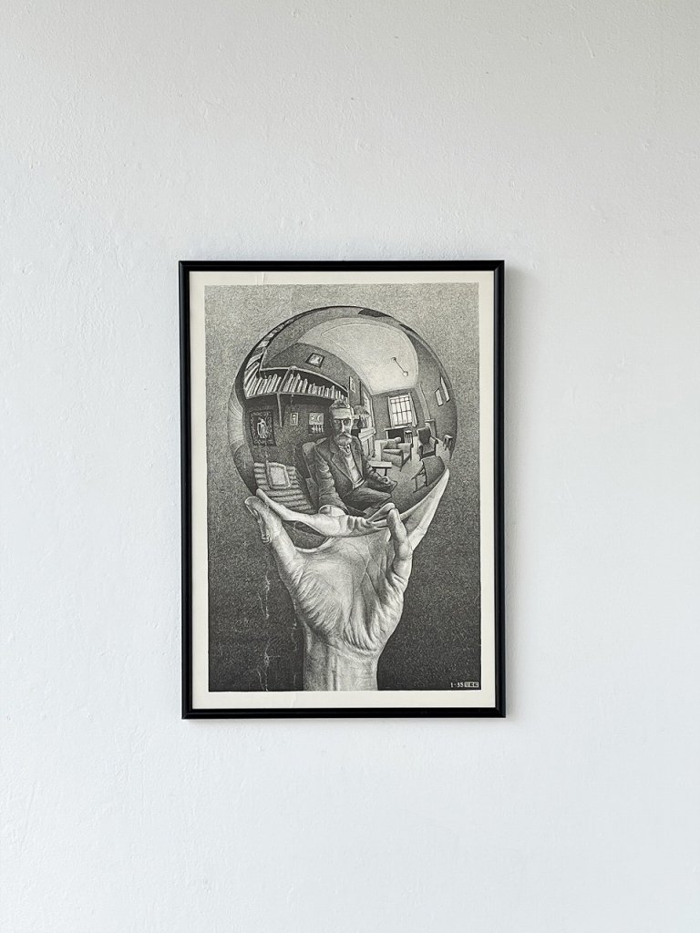 ヴィンテージ M.C. Escher ”Hand with reflecting sphere” 額入り ...
