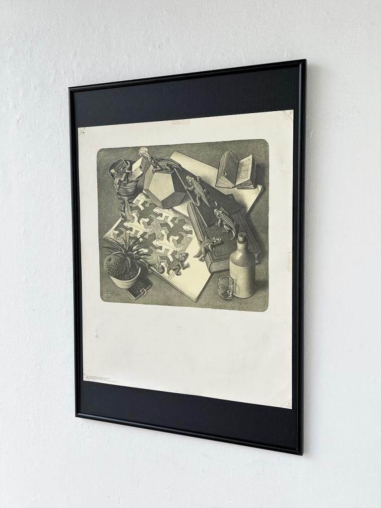 ヴィンテージ M.C. Escher ”もう一つの世界” ポスター　エッシャー ヴィンテージ M.C. Escher ”もう一つの世界” 額入りポスター