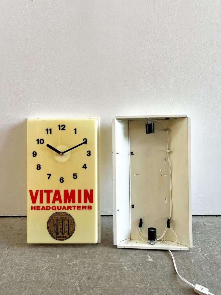 1970-80's ”Vitamin Headquarters ” ヴィンテージ ライト付き