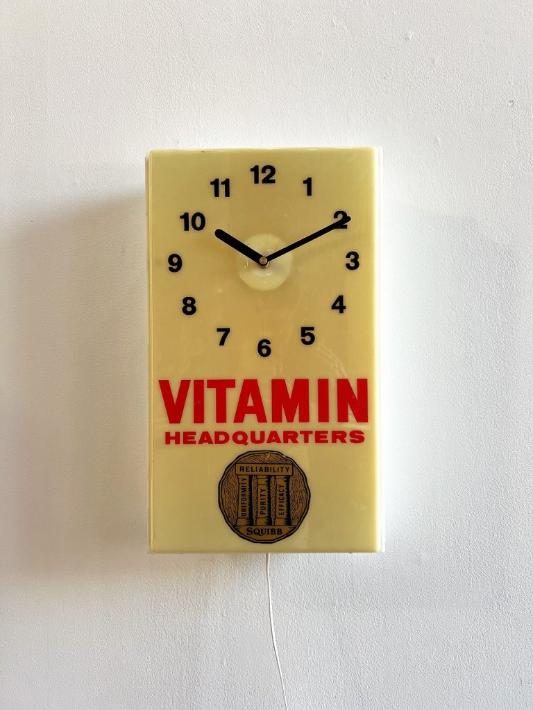 1970-80's ”Vitamin Headquarters ” ヴィンテージ ライト付き アドバタイジングクロック - アンティーク、ビンテージ のインテリア家具や雑貨、店舗什器の通販ならWANT ANTIQUE LIFE STORE