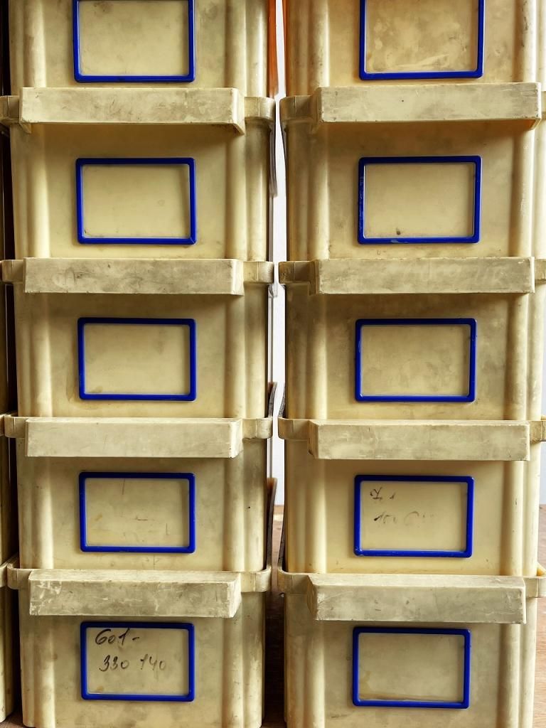 ヴィンテージ プラスチック ボックス (複数在庫有り) (H115 W180