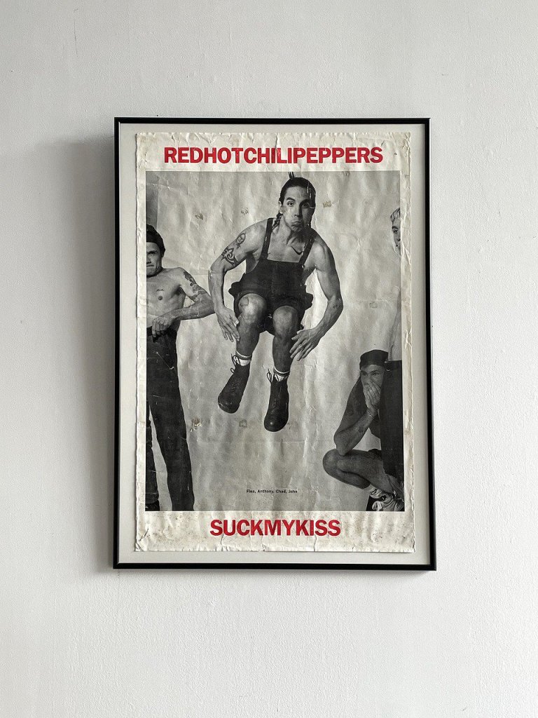 1990's Red Hot Chili Peppers SUCK MY KISS 額入りポスター -  アンティーク、ビンテージのインテリア家具や雑貨、店舗什器の通販ならWANT ANTIQUE LIFE STORE