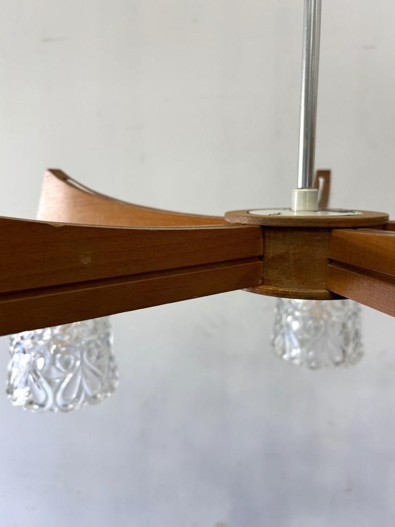 1960's DŘEVO v.d.Humpolec社製ヴィンテージ シャンデリア 1960's DŘEVO v.d.Humpolec社製 ヴィンテージ 4灯 クリアガラス