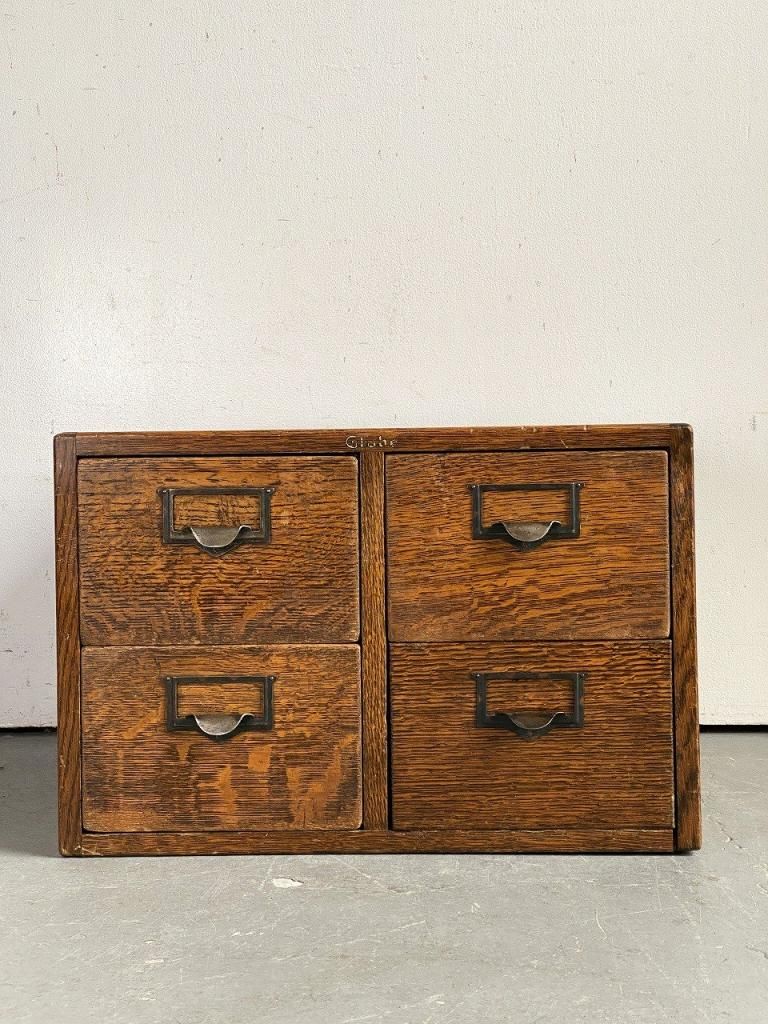 イギリス アンティーク家具 ファイルキャビネット 1930年頃 747A イギリス アンティーク家具 ファイルキャビネット 1930年頃 747A