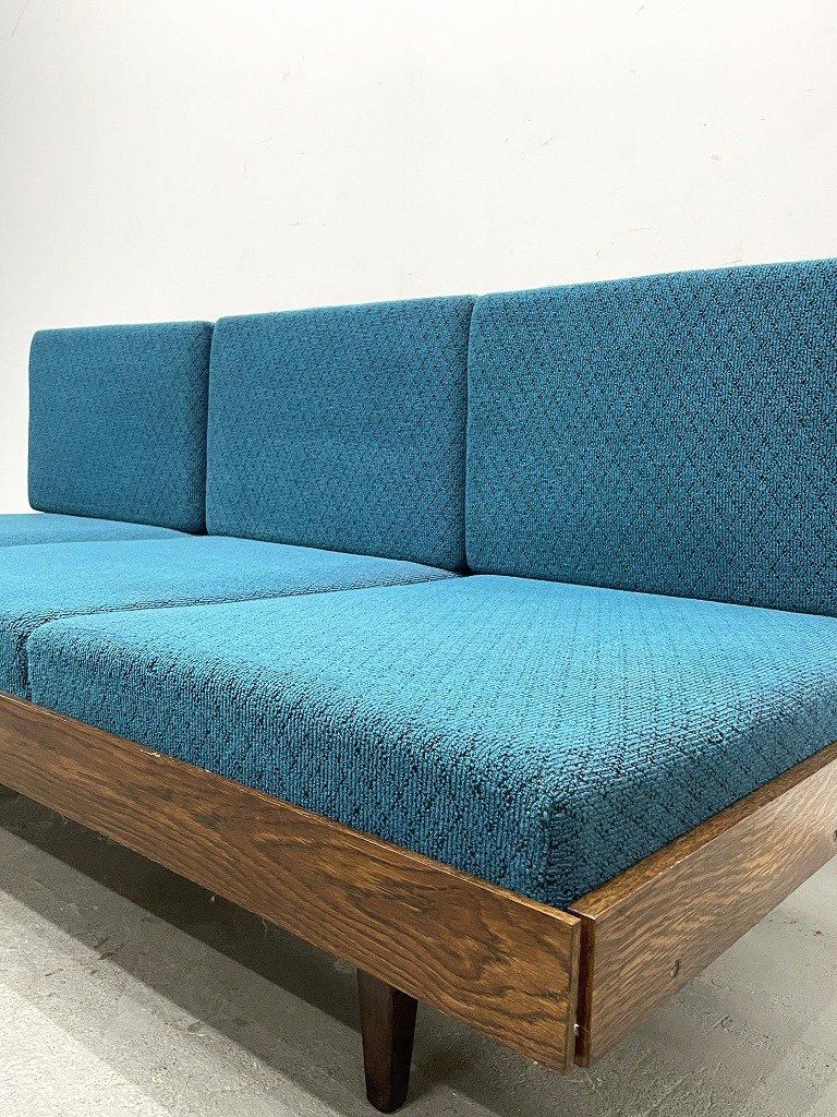 チェコ製　1973年製ビンテージシングルソファ　グリーン チェコ製1973年製ビンテージシングルソファグリーン
