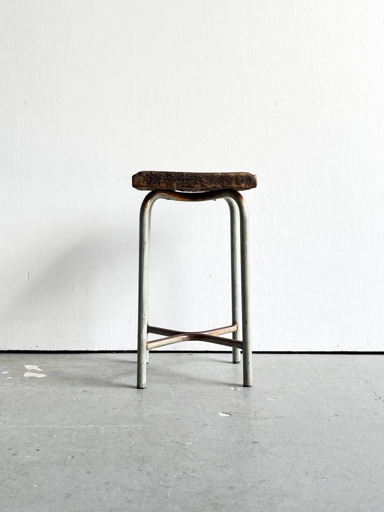 アンティークアイアンスツール アンティークの小さなアイアンスツールの販売 | アンティーク