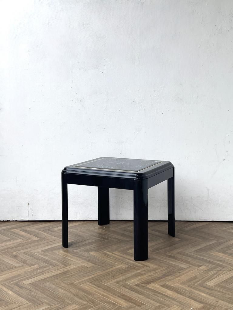 Round dining table – FILM